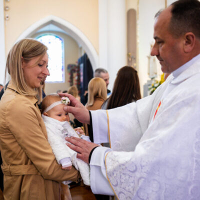 fotografnachrzest_fotografnachrzestwarszawa_ceremoniachrztu_zdjeciazchrztuwarszawa_epicfoto_maciejchalonski_reportażzchrztu_sesjapochrzcie6