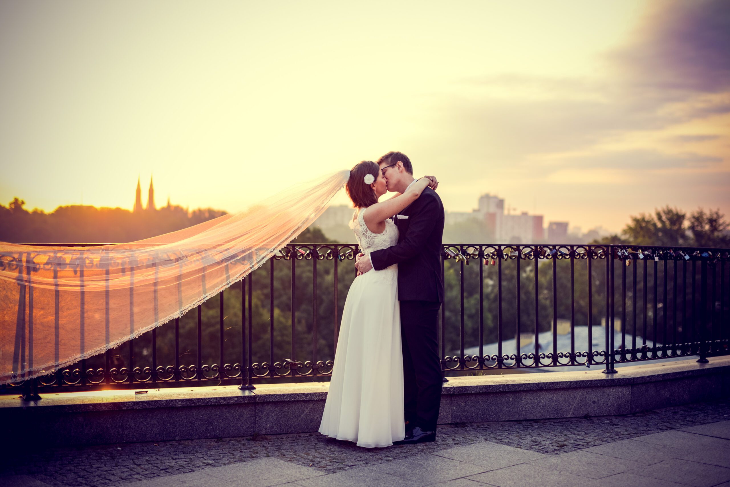 fotografnaslubwarszawa_fotografiaslubnawarszawa_epicfoto_maciejchalonski_reportazslubny_przygotowaniadoslubu_wesele_zdjeciazwesela_30-scaled