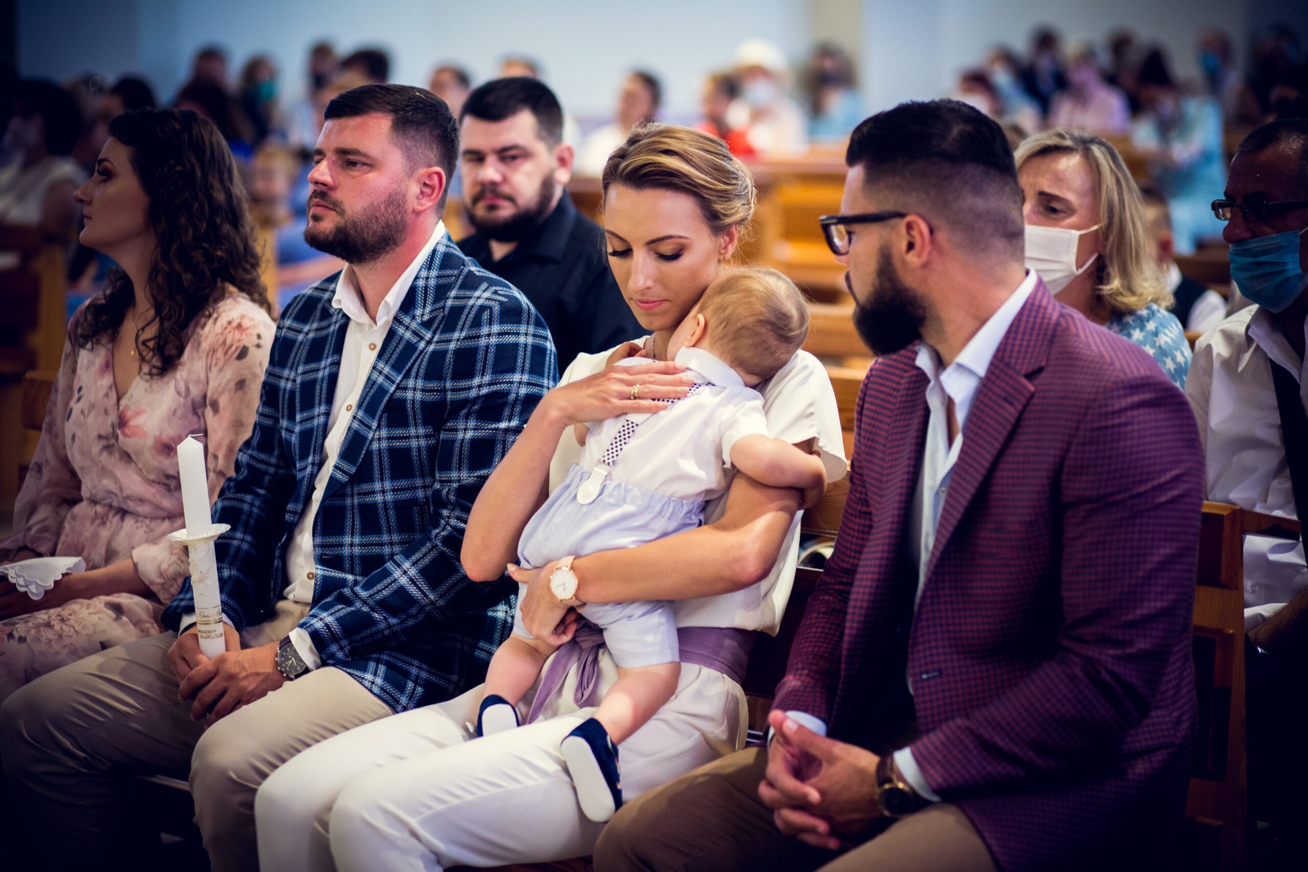 fotografnachrzest_fotografnachrzestwarszawa_ceremoniachrztu_zdjeciazchrztuwarszawa_epicfoto_maciejchalonski_reportażzchrztu_sesjapochrzcie8-1-scaled