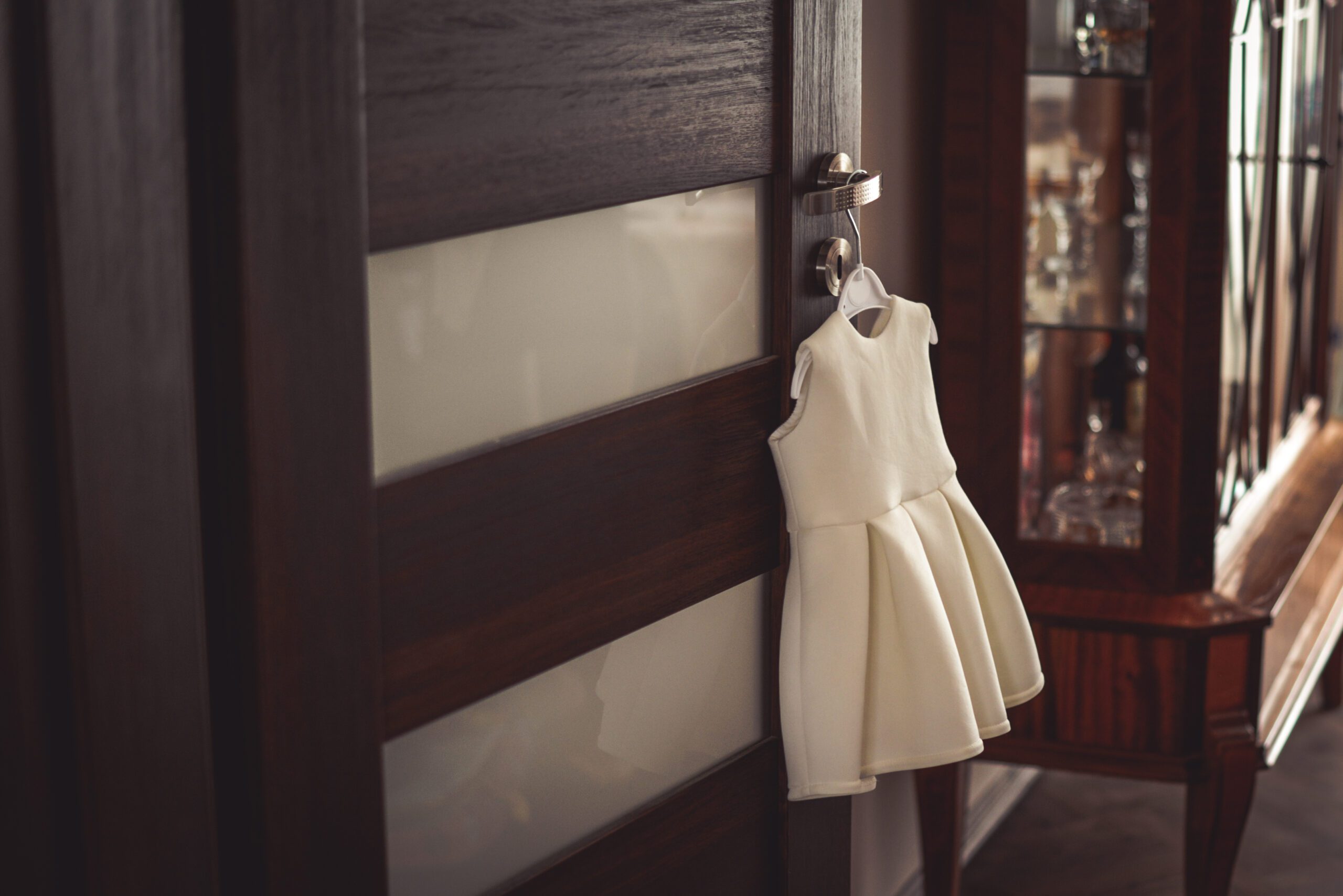 fotografnachrzest_fotografnachrzestwarszawa_przygotowaniachrzest_zdjeciazchrztuwarszawa_epicfoto_maciejchalonski_reportażzchrztu3-1-scaled