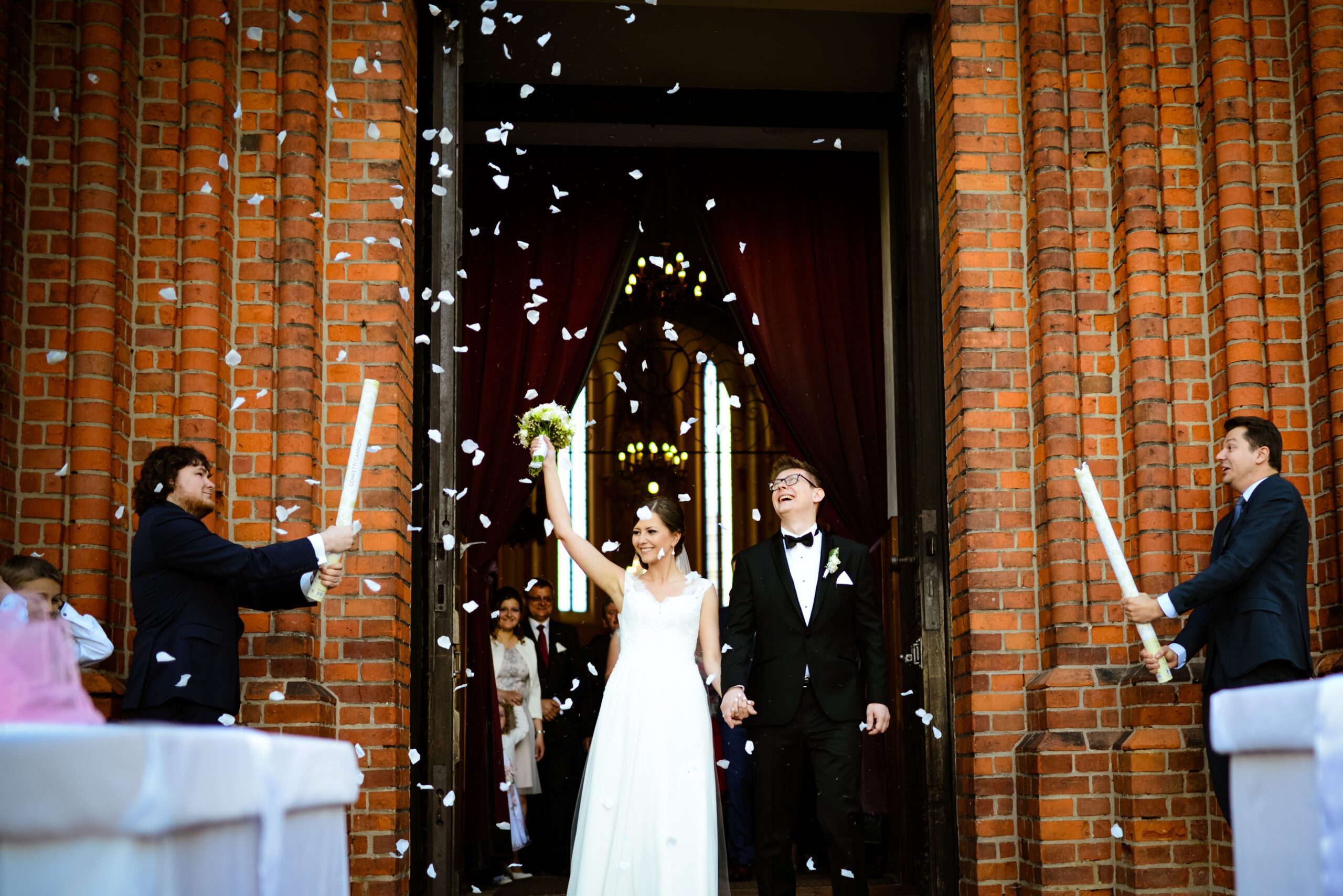 fotografnaslubwarszawa_fotografiaslubnawarszawa_epicfoto_maciejchalonski_reportazslubny_przygotowaniadoslubu_wesele_zdjeciazwesela_31-scaled